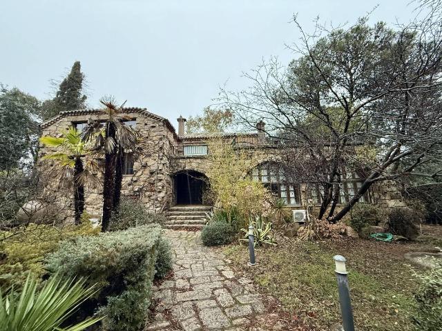 Villa en venta en Boadilla Del Monte
