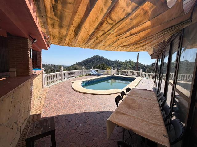 Chalet en venta en Barriada Islas Canarias, Costa del Sol Occidental