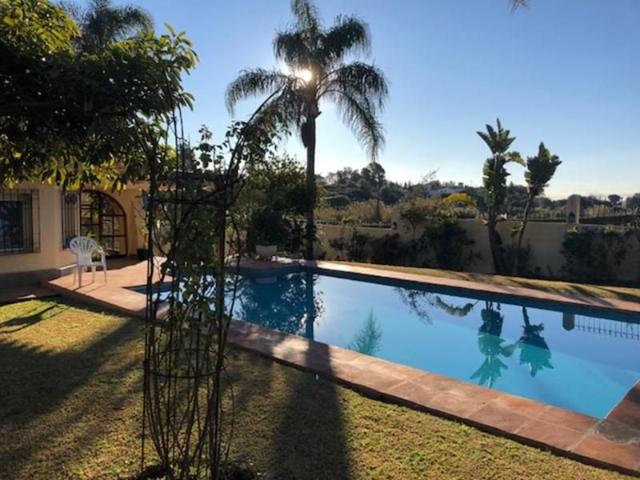 Villa en venta en Estepona, Barriada Blas Infante