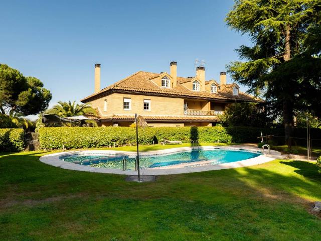 Chalet en venta en Rozas De Puerto Real, Madrid