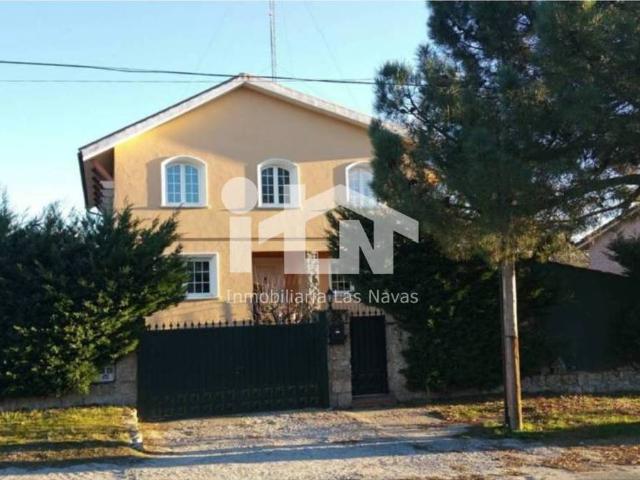 Villa en venta en Las Navas Del Marqués