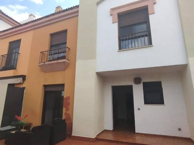 Villa en venta en Guillena