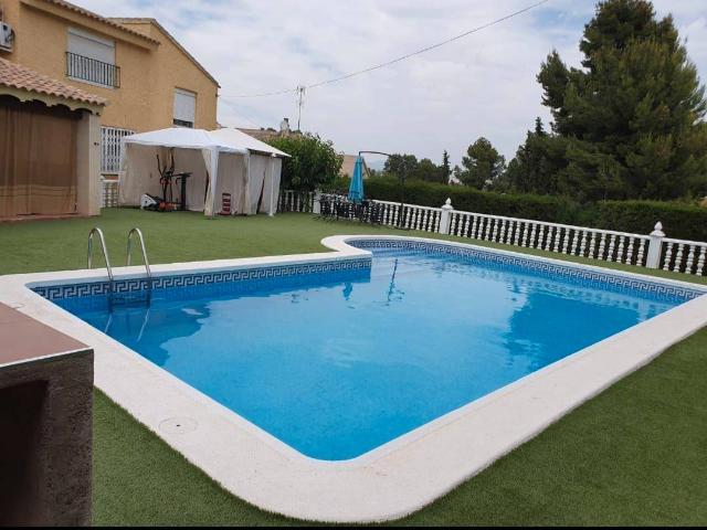 Villa en venta en Las Torres De Cotillas