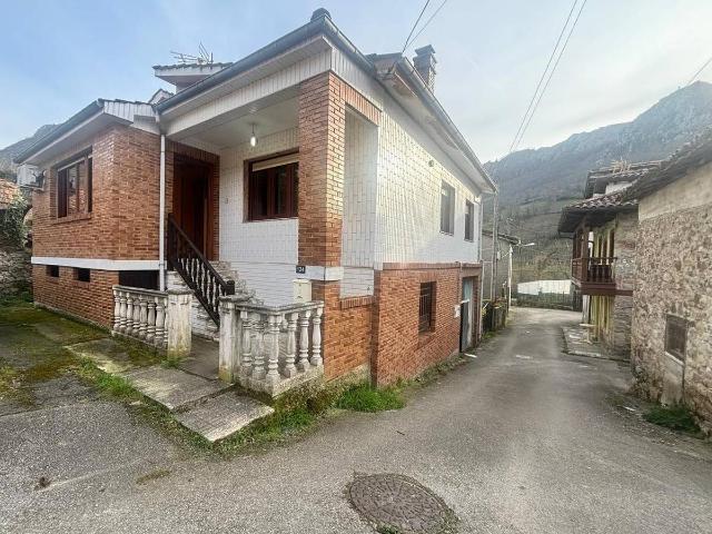 Chalet en venta en La Chalana, Laviana