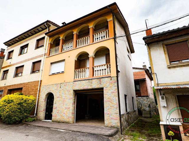 Chalet en venta en La Chalana, Laviana