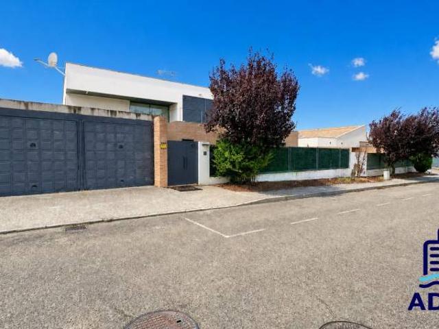 Chalet en venta en Layos, Castilla-La Mancha