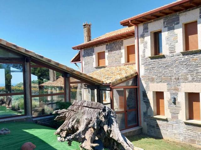 Villa en venta en Laza