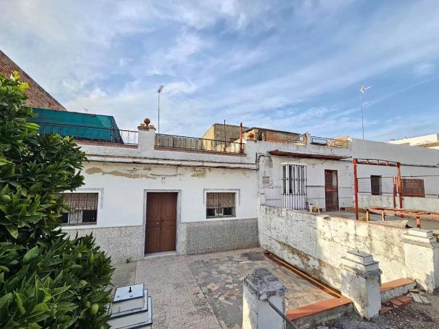 Chalet en venta en Lebrija, Andalucía