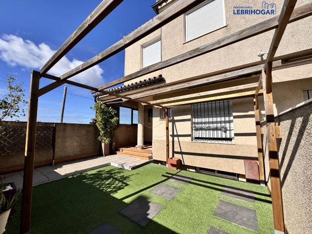 Chalet en venta en Lebrija, Andalucía