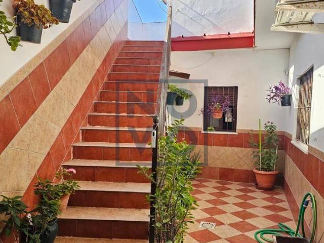 Chalet en venta en Lebrija, Andalucía