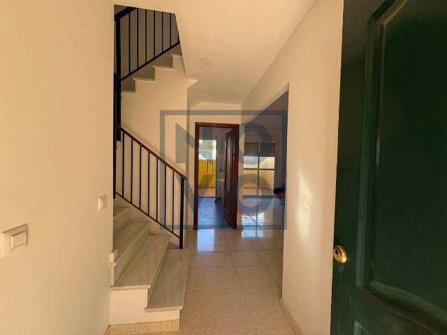 Chalet en venta en Lebrija, Andalucía