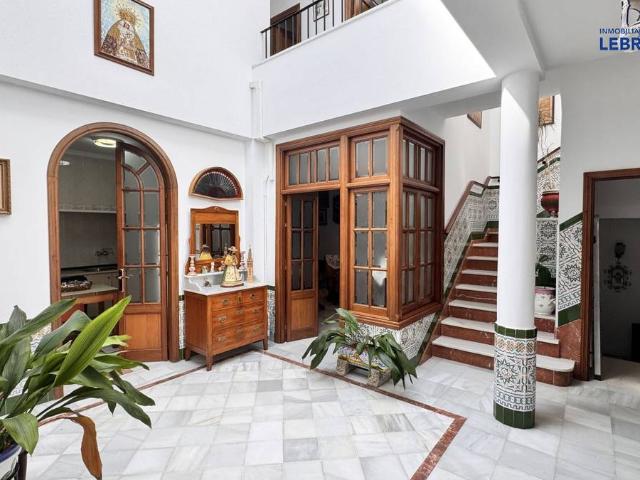Chalet en venta en Lebrija, Andalucía