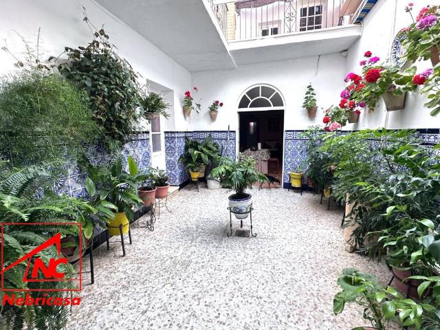 Chalet en venta en Lebrija, Andalucía