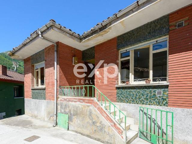 Chalet en venta en El Corraón, Lena