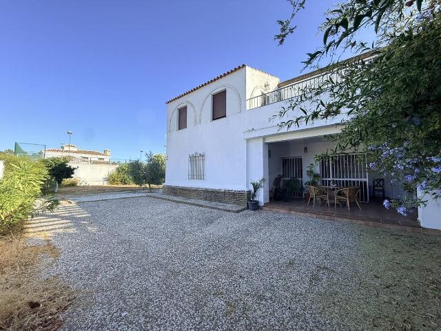 Chalet en venta en Lepe, Huelva