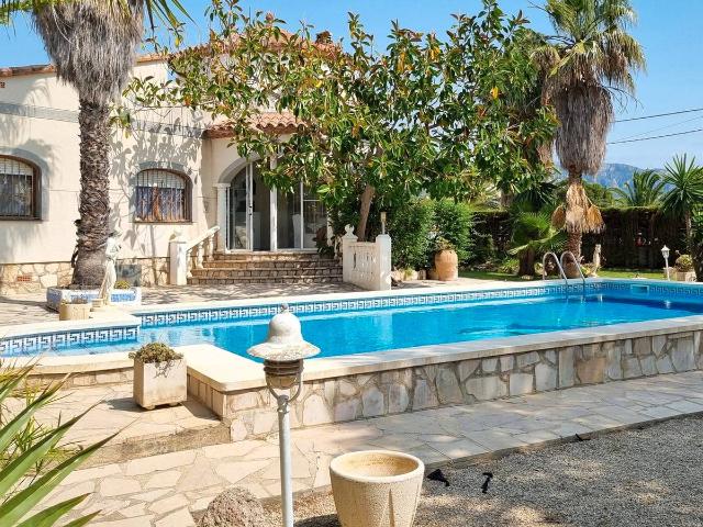 Villa en venta en L'ametlla De Mar