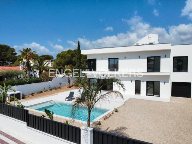 Villa en venta en L'ametlla De Mar