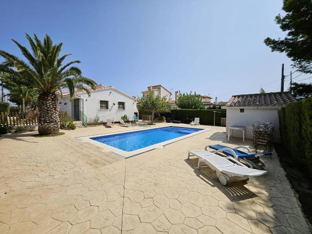 Villa en venta en L'ametlla De Mar