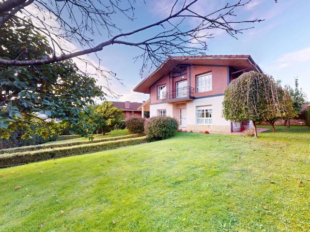 Chalet en venta en Lezama, Guipúzcoa