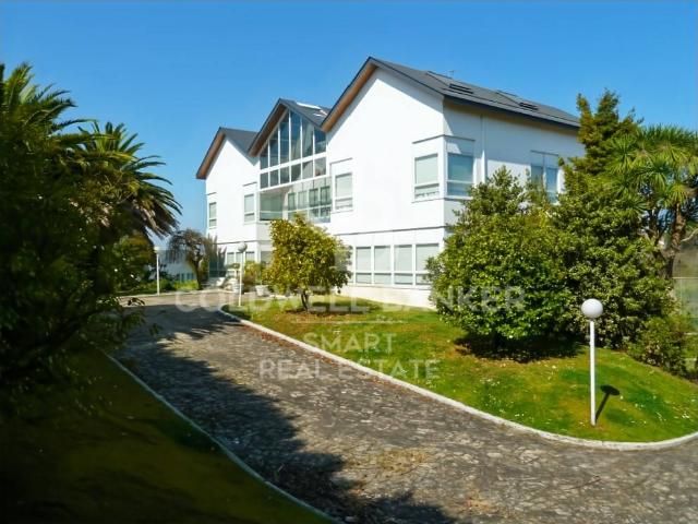 Chalet en venta en Oleiros, A Coruña