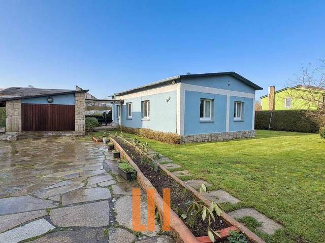 Chalet en venta en Oleiros, A Coruña