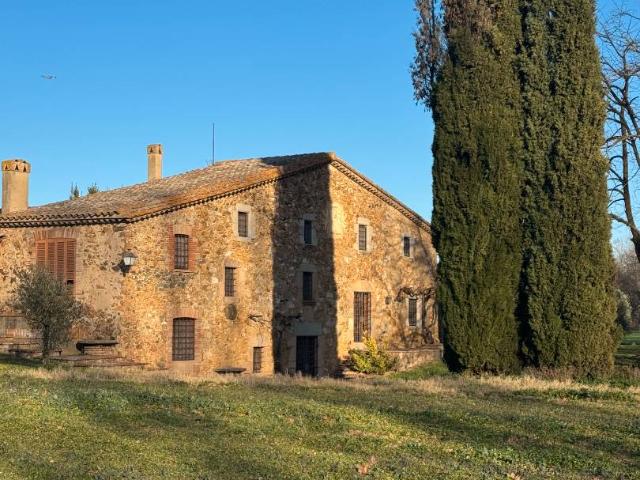 Chalet en venta en Cantallops, Gironès