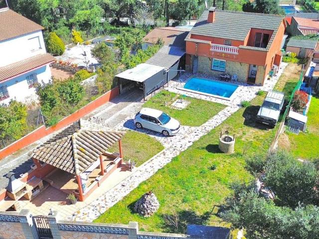 Chalet en venta en Cantallops, Gironès