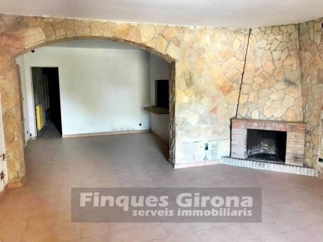 Chalet en venta en Cantallops, Gironès