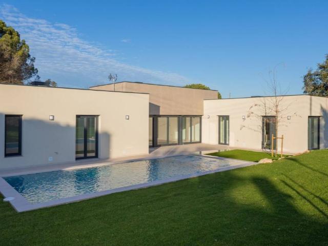 Chalet en venta en Cantallops, Gironès