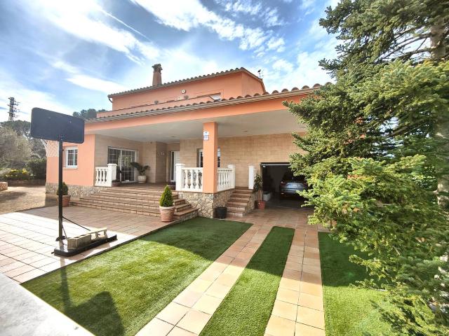 Villa en venta en Llagostera, Cantallops