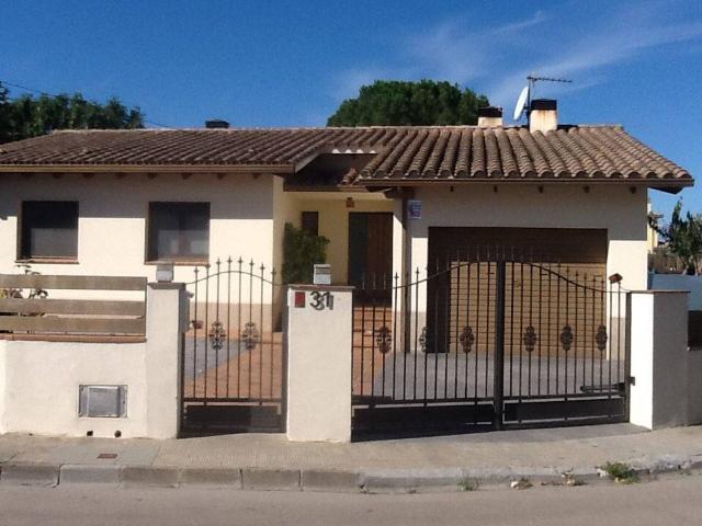 Chalet en venta en Cantallops, Gironès