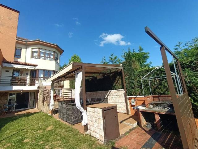Villa en venta en Llanera, Santa Cruz de Llanera