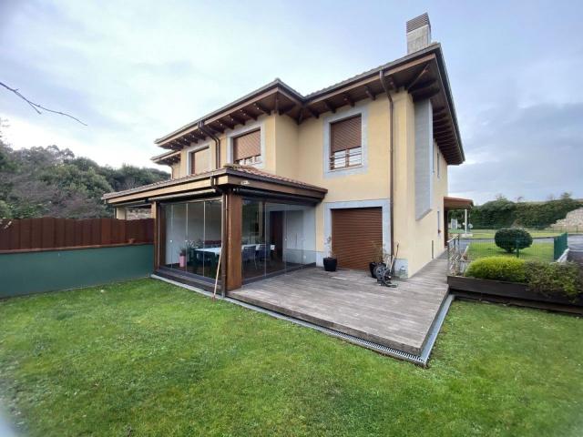 Chalet en venta en Cue, Llanes