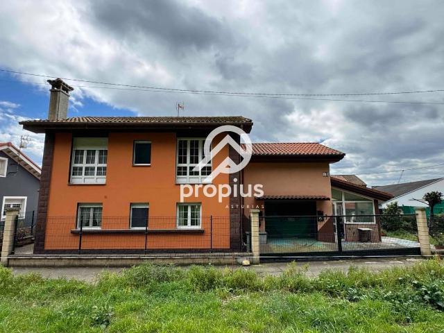 Chalet en venta en Avilés, Asturias