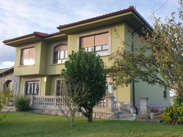 Chalet en venta en Avilés, Asturias
