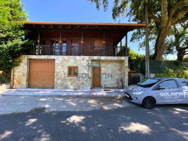Villa en venta en Lobios