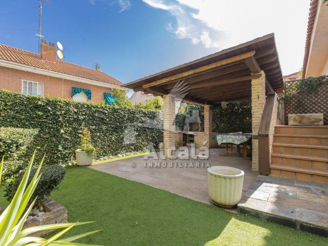 Chalet en venta en Loeches, Madrid
