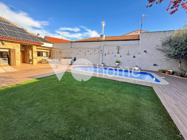 Chalet en venta en Loeches, Madrid
