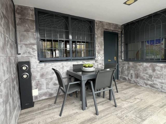 Chalet en venta en Loeches, Madrid