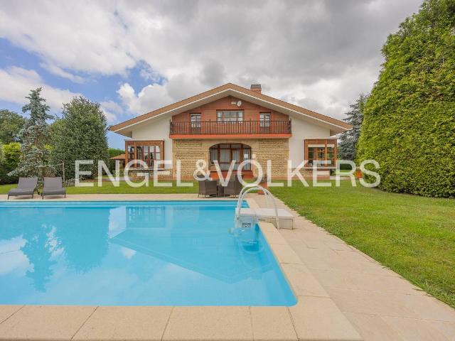 Chalet en venta en Zabaloetxe, Loiu