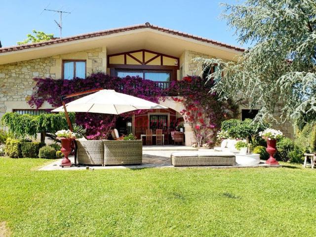 Villa en venta en Loiu, Zabaloetxe