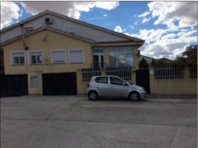 Villa en venta en Lominchar