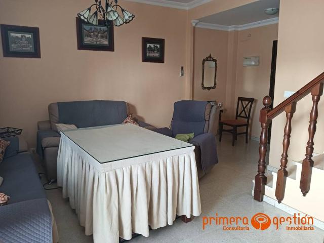 Chalet en venta en Lora Del Río, Andalucía