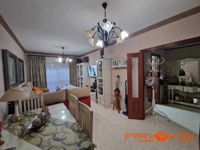 Chalet en venta en Lora Del Río, Andalucía