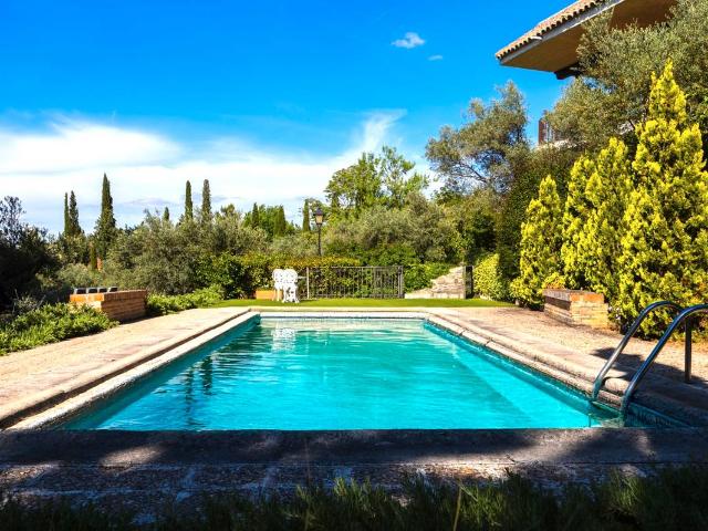 Villa en venta en Toledo