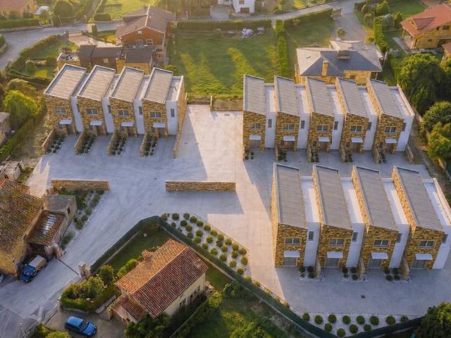 Chalet en venta en Los Corrales de Buelna, Cantabria