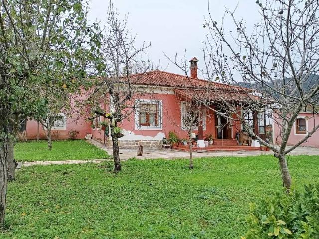 Chalet en venta en Los Corrales De Buelna, Cantabria