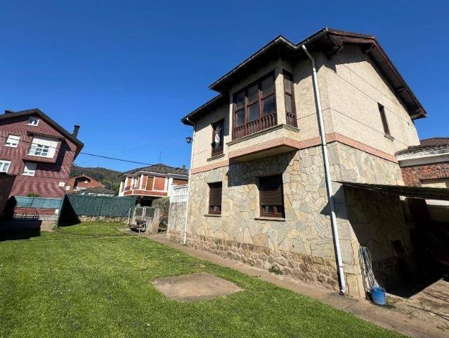 Chalet en venta en Los Corrales De Buelna, Cantabria