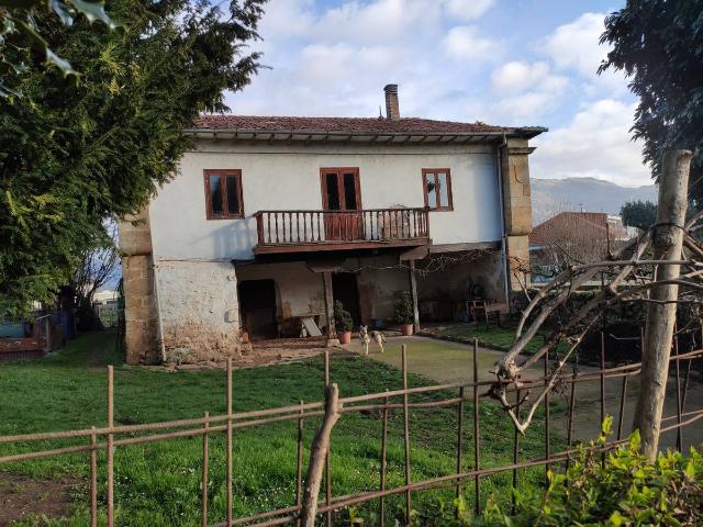 Chalet en venta en Los Corrales De Buelna, Cantabria