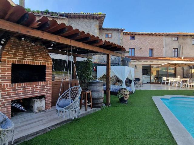 Chalet en venta en Los Corrales de Buelna, Cantabria